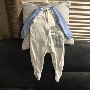 baby boy onesie, 9 months, white/grey with blue sleeves, kids headquarters brand